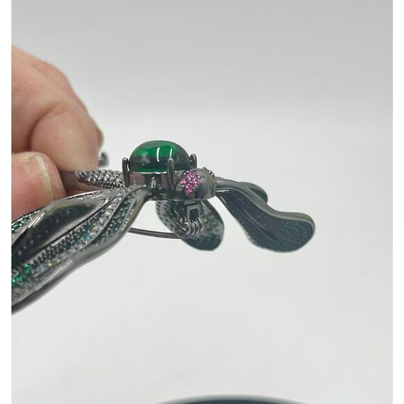 Articulated Black Metal Green Body Purple Eyed Movable Dragonfly Brooch - Picture 10 of 10